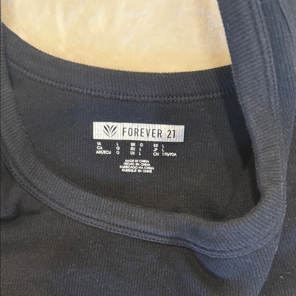 Forever 21 Black Women's Crop Top - Picture 2 of 3